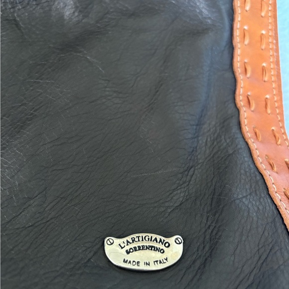 Elegant two-tone Leather Shoulder Bag - Picture 2 of 10